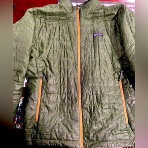 Patagonia Nano Puff Jacket - Men's XL Green with Gold trim